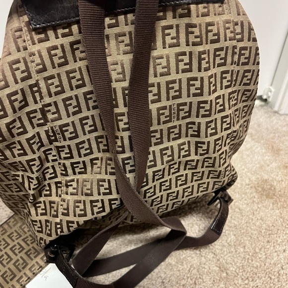 Gucci Leather Soho Large Interlocking GG Logo Hobo Bag In Ivory - Picture 10 of 11